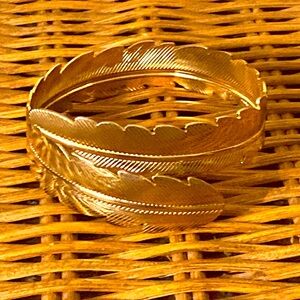 Vintage 90s Gold Toned Alloy Greek Leaf Bracelet